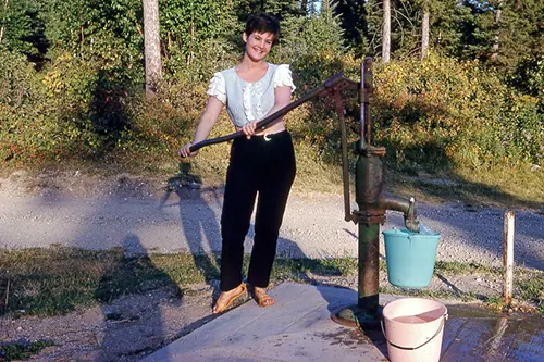 Teenage girls fashion from the 1960s