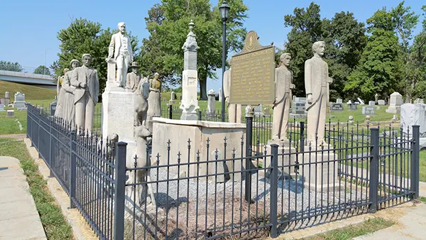 Fascinating Photos of Famous Graves and the Incredible Stories Behind Them