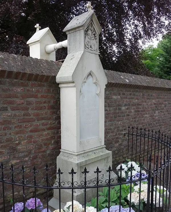 Fascinating Photos of Famous Graves and the Incredible Stories Behind Them