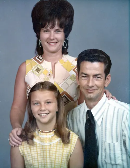 Studio Portraits of Couples and Families From the 1960s