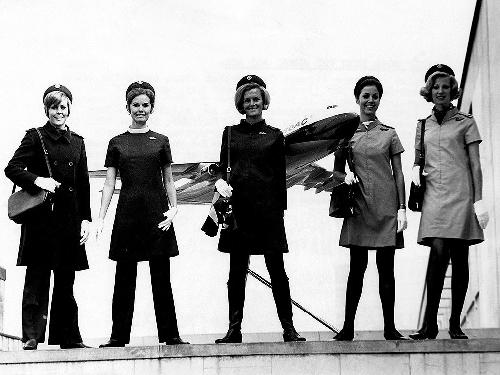Vintage Photos Show the Stunning Evolution of Flight Attendant Uniforms from the 1930s to 1970s