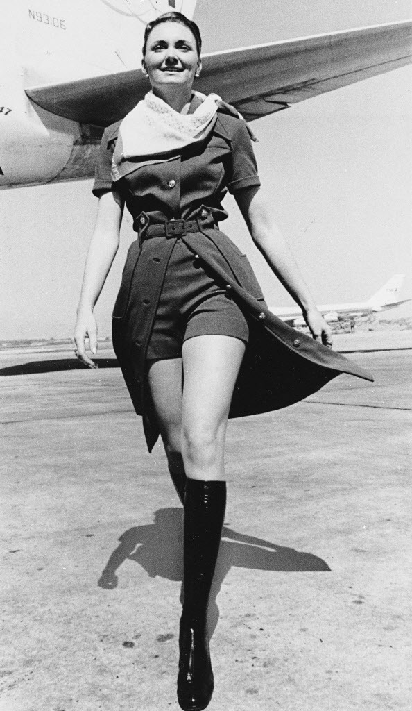 Vintage Photos Show the Stunning Evolution of Flight Attendant Uniforms from the 1930s to 1970s