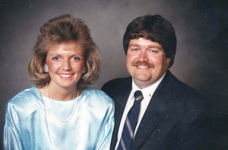 Studio Portraits of 1980s Couples That Show Exactly How the Era Looked
