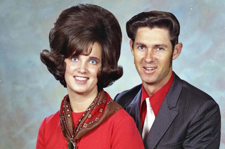 Studio Portraits of Couples and Families That Perfectly Capture 1960s Style