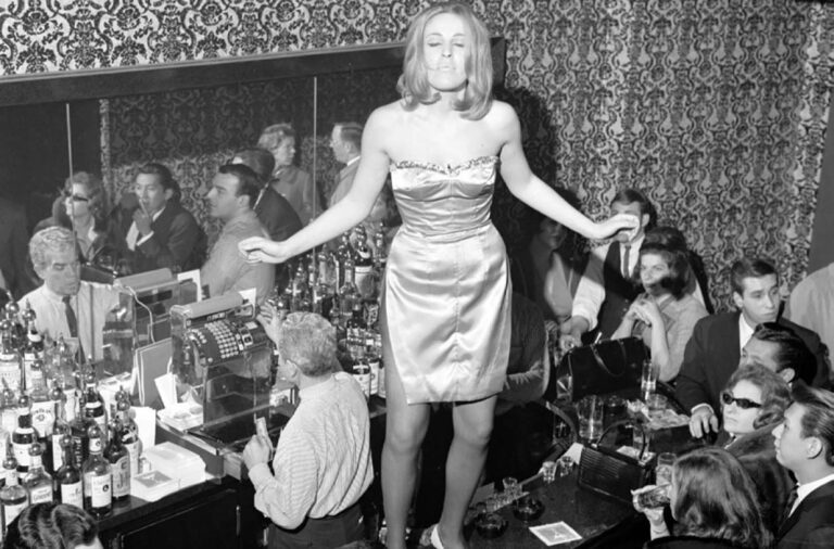 Vintage Photos That Bring 1960s New York City Fashion Back to Life