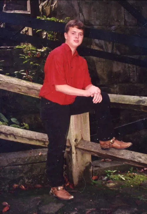 tudio Portraits Show Exactly How Young Men Dressed in the Early 1990s