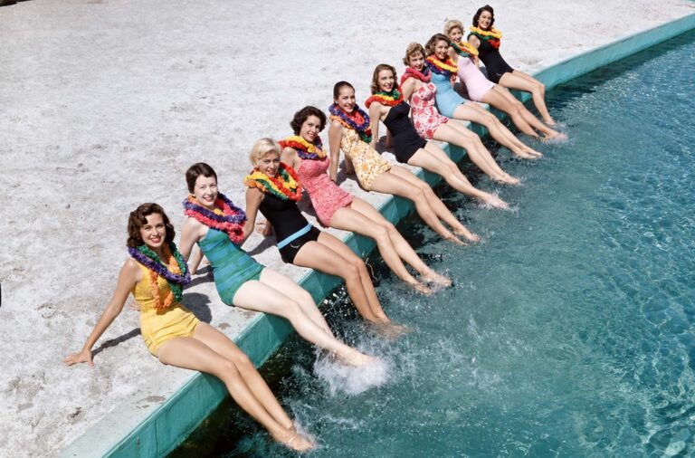Beautiful Color Photos Capture Everyday Life in Florida During the 1950s