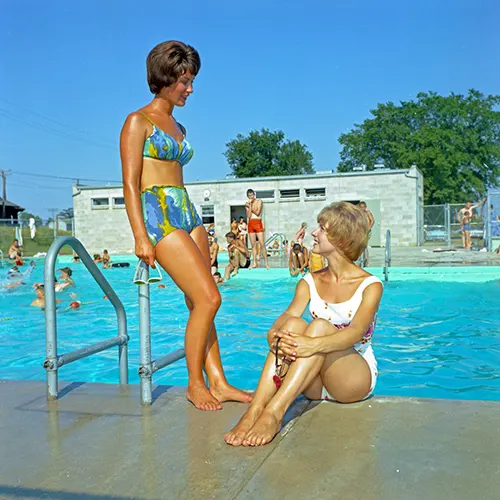 Rare 1960s Photos Offer a Fascinating Look at Swimsuit Fashion of the Era